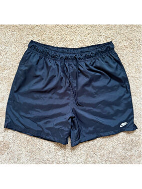 Nike Men's Black Shorts Size M Solid Drawstring Elastic Waist Mesh Lined